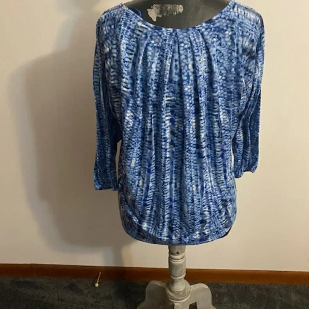 Chaus Sport Blue/White pleated front and back top, size XL - Picture 2 of 3